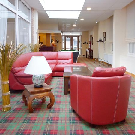 Hotel&Restaurant Le Cardinal Poix-de-Picardie Extérieur photo