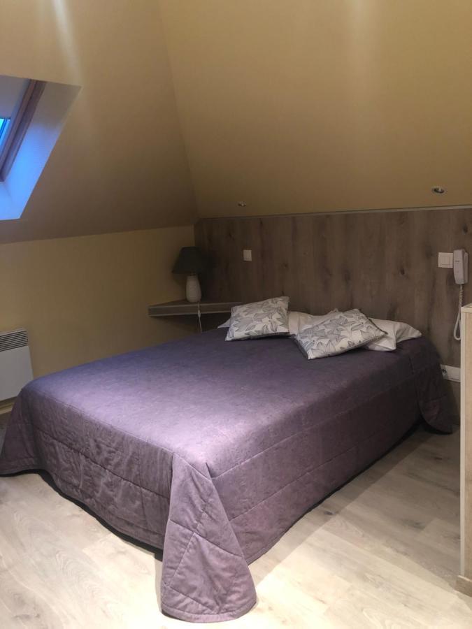 Hotel&Restaurant Le Cardinal Poix-de-Picardie Extérieur photo