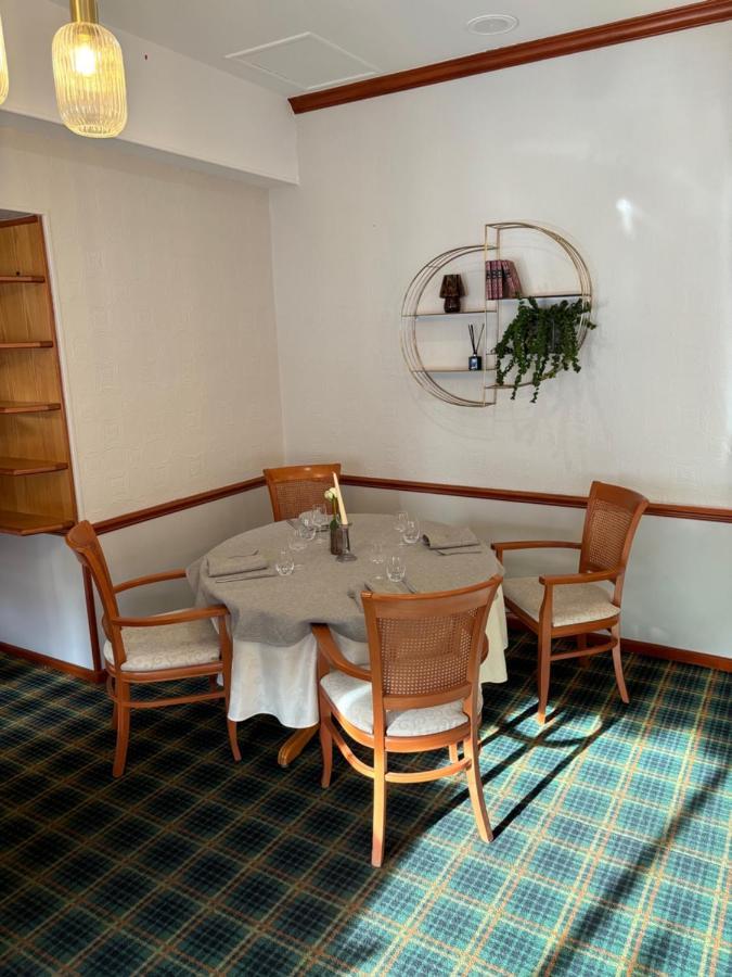 Hotel&Restaurant Le Cardinal Poix-de-Picardie Extérieur photo