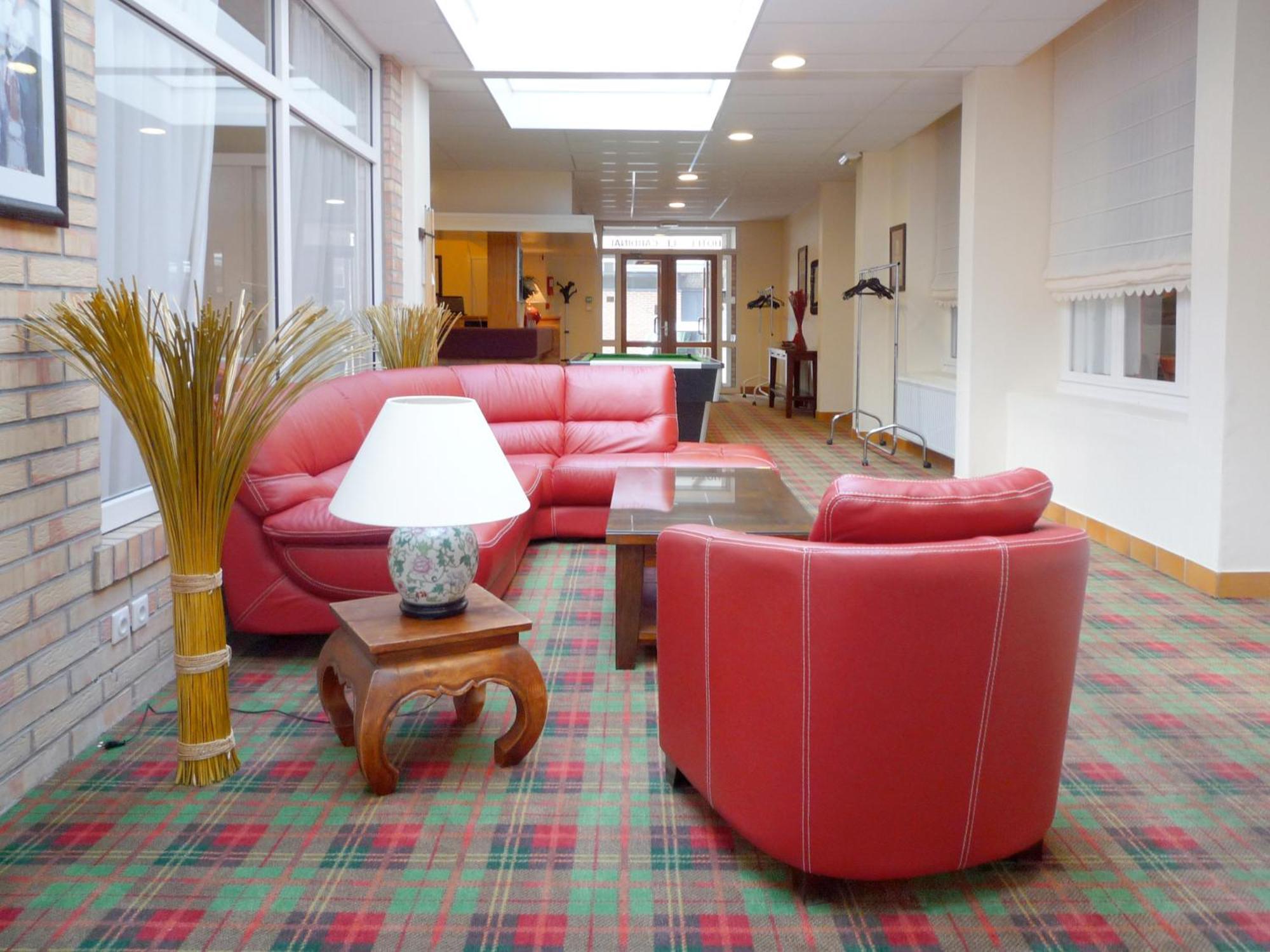 Hotel&Restaurant Le Cardinal Poix-de-Picardie Extérieur photo